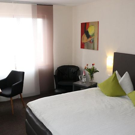 תון Hotel Am Schloss מראה חיצוני תמונה