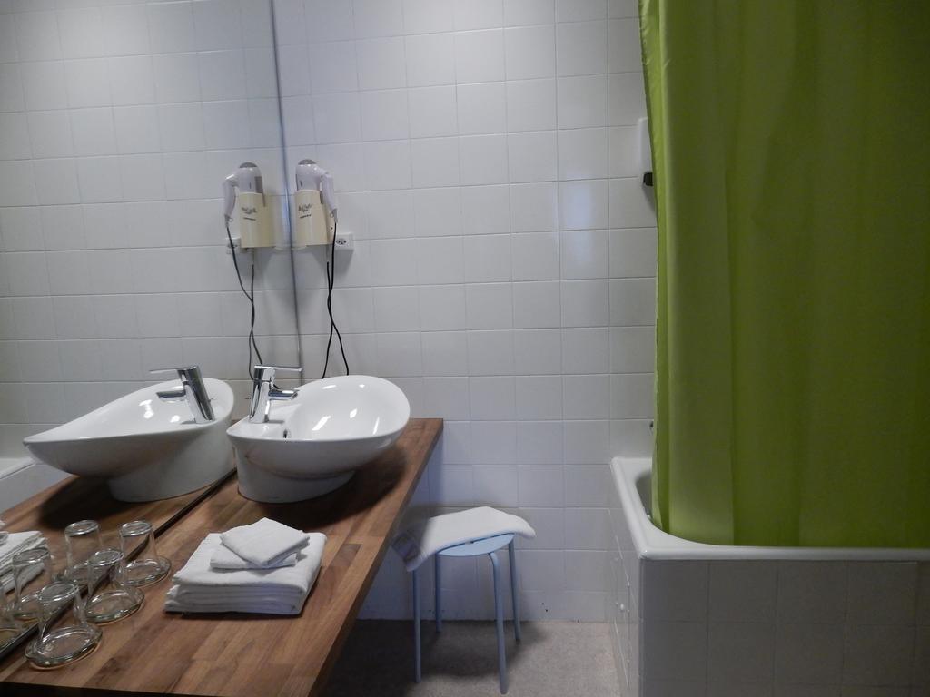 תון Hotel Am Schloss מראה חיצוני תמונה