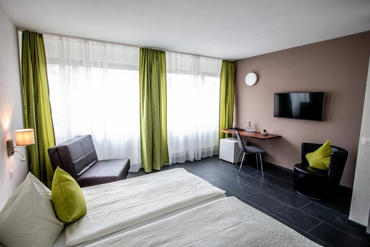 תון Hotel Am Schloss מראה חיצוני תמונה